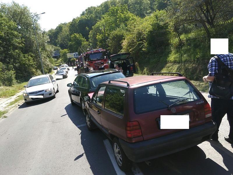 Zderzenie 3 auta na Sanockiej w Przemyślu. 3 kobiety trafiły do szpitala