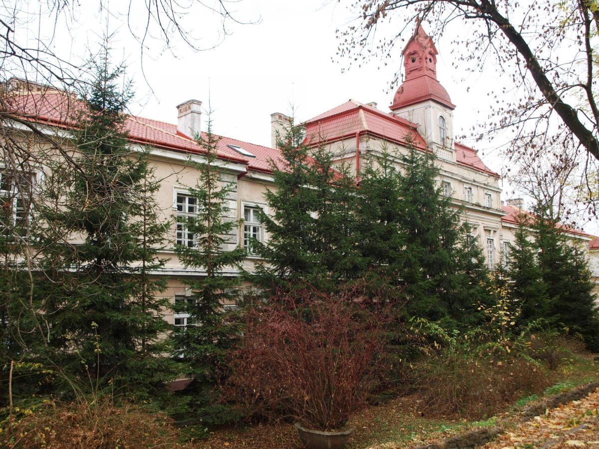 „Poprawią” świątynie w Sieniawie i Medyce. Przebudują poszpitalny budynek przy Słowackiego
