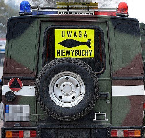 Niewybuch przy kościele w Medyce