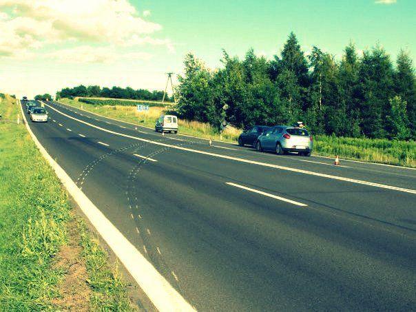 Zasnął za kierownicą i dachował [ZDJĘCIA]