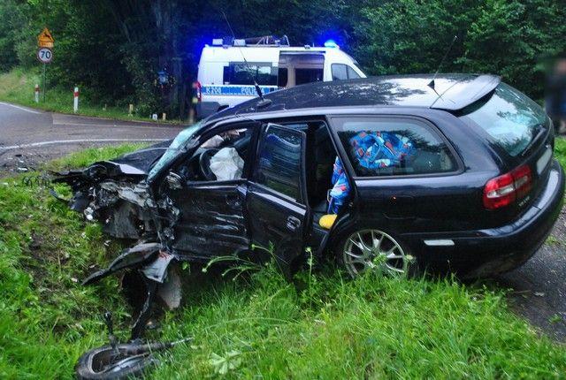 4 osoby trafiły do szpitala w wyniku kolizji [ZDJĘCIA]