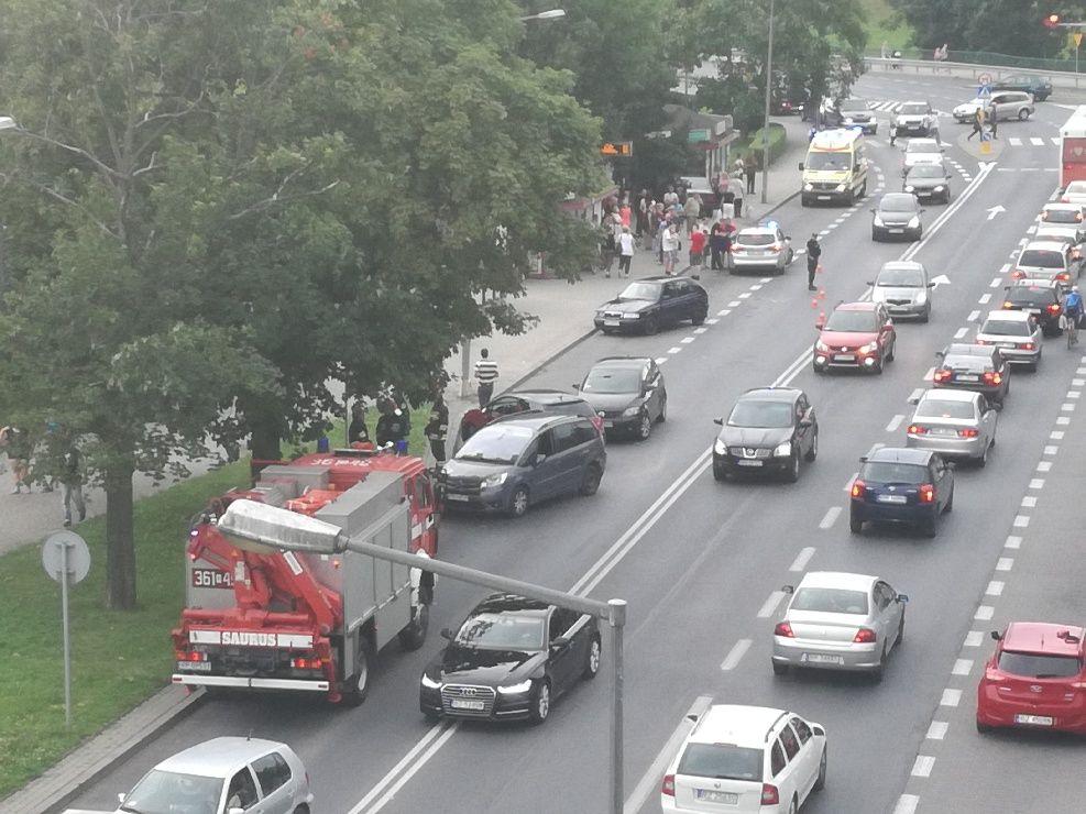 Uciekał przed policją, uszkodził 4 samochody [ZDJĘCIA]
