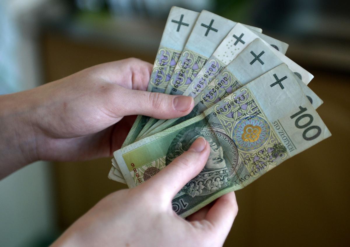 Kupowali dowody i paszporty. Z zyskiem sprzedawali na Ukrainie
