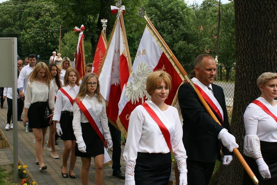 Czcigodne imię dla zespołu szkół