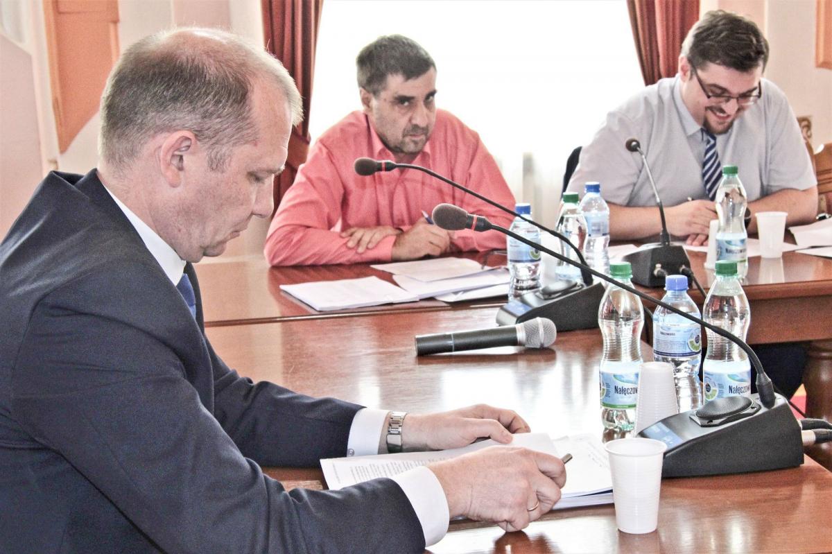 Burmistrz poszukał pieniędzy, tak jak sugerowali radni