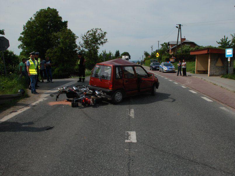 Wymusił pierwszeństwo, zderzył się z motocyklem [ZDJĘCIA]