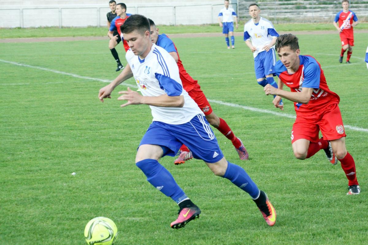 Piast bez szans w starciu z liderem. Orzeł nad przepaścią