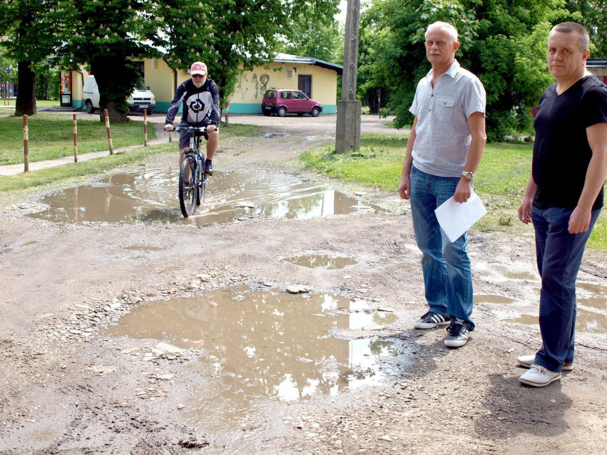 Mieszkańcy stracili cierpliwość. Miasto nie ma pieniędzy