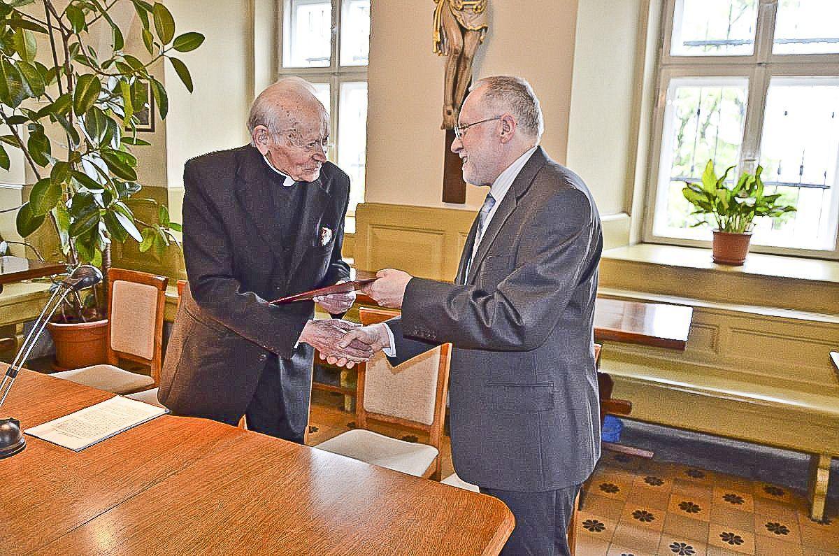 Honorowe członkostwo TPN dla ks. dra Tadeusza Śliwy