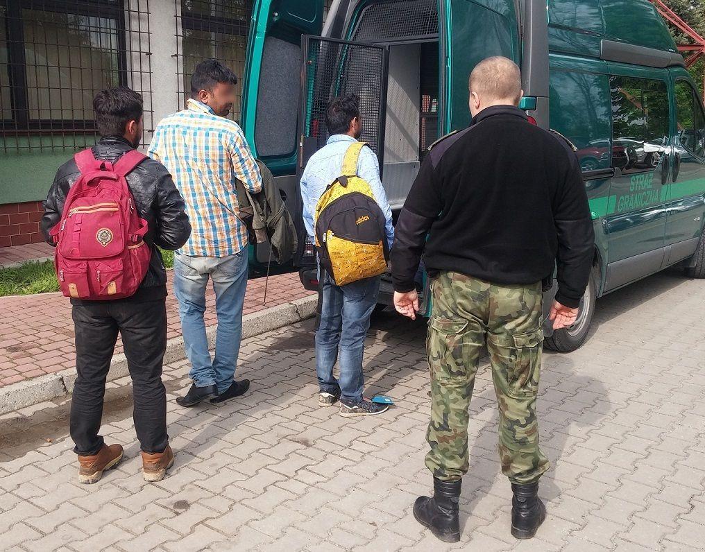 Nielegalni imigranci na granicy