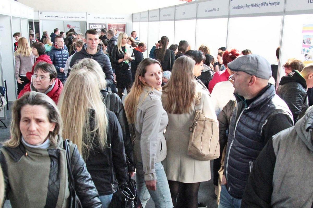 Sporo poszukujących zatrudnienia na Targach Pracy