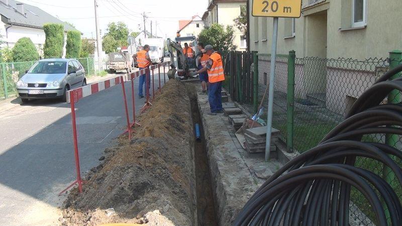 Internet dla każdego. Budują sieć światłowodową