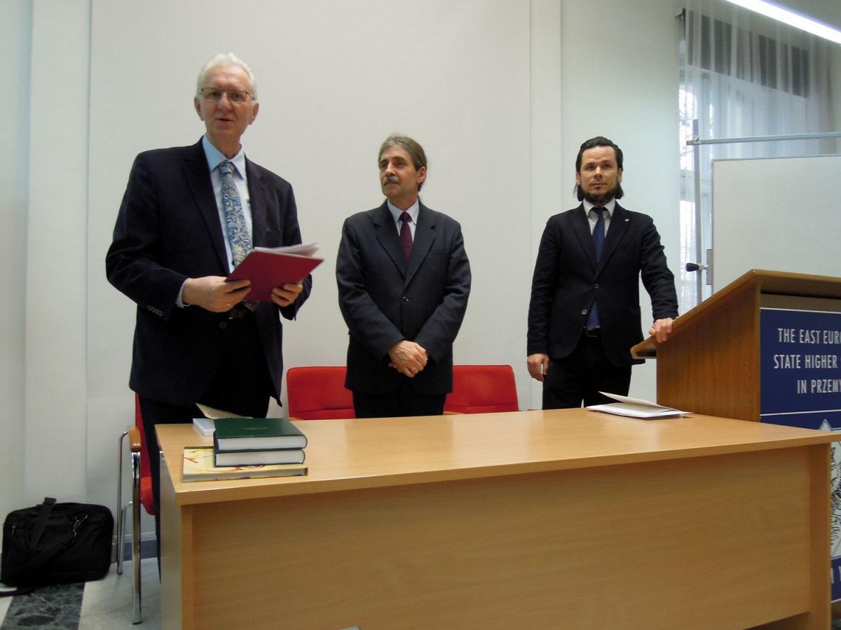 Apokryfy, czyli o tym, czego nie wiemy, a wiedzieć chcielibyśmy...