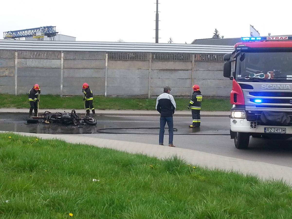 Motocykl zapalił się w trakcie jazdy