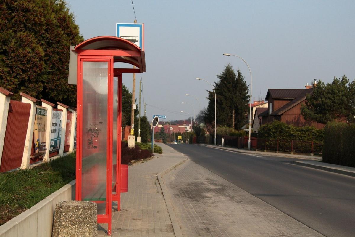 Wiaty przystankowe są... do bani