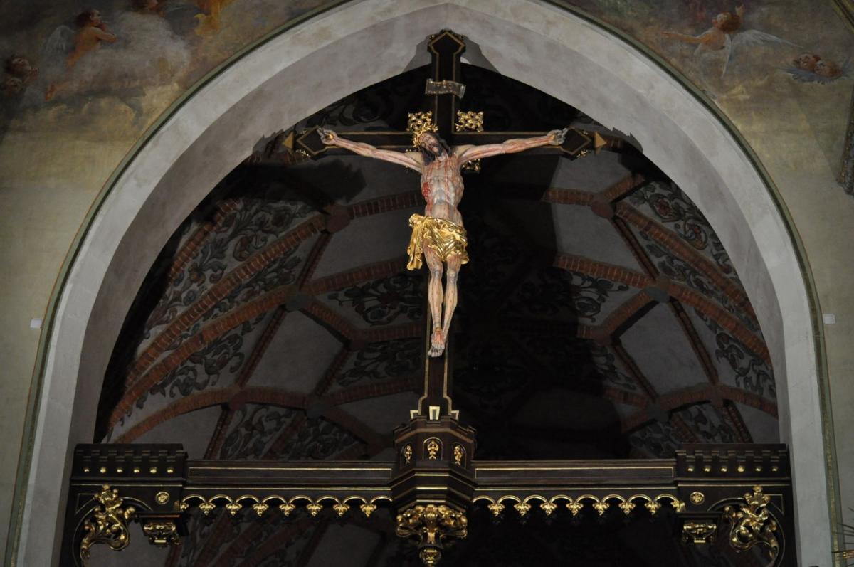 Jezus ponownie zawisł na krzyżu w katedrze