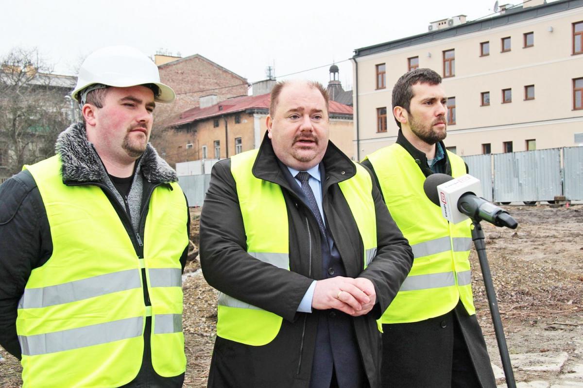 Będzie galeria. Przy Piekarskiej w końcu ruszyły prace