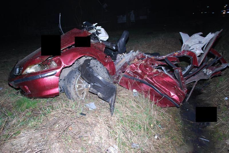 Tragedia na drodze. Nie żyje dwóch mężczyzn [ZDJĘCIA]