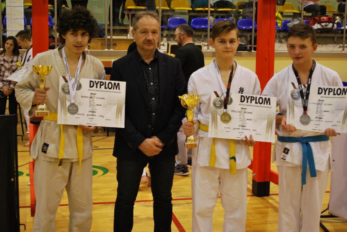 Medale przemyskich karateków