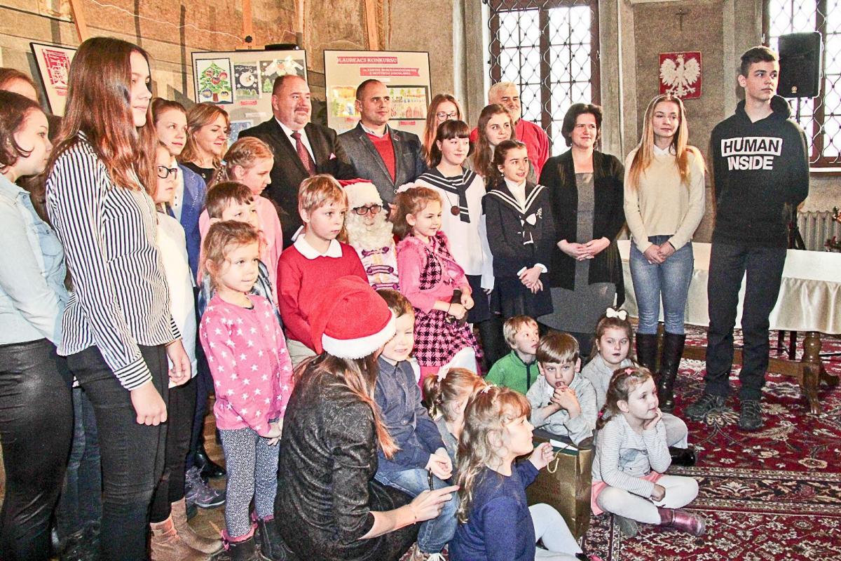 Zaprojektuj wielkanocną pocztówkę