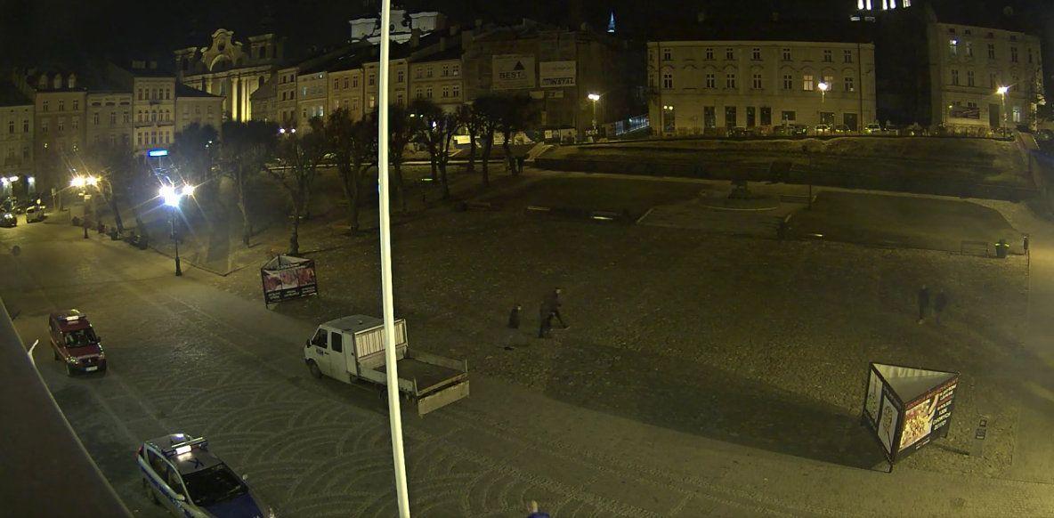 Usunięto z Rynku kontrowersyjną wystawę [WIDEO, ZDJĘCIA]