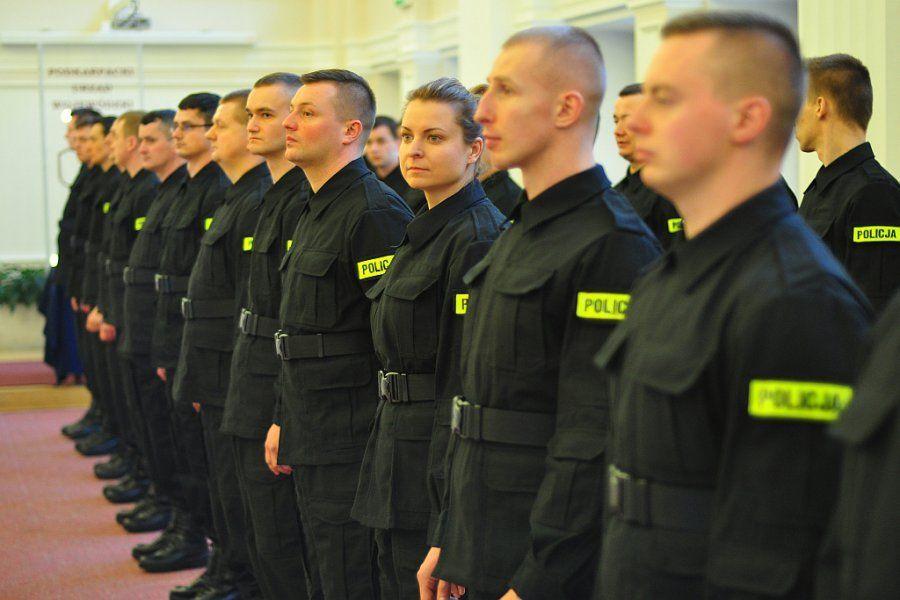 31 nowych policjantów [ZDJĘCIA]