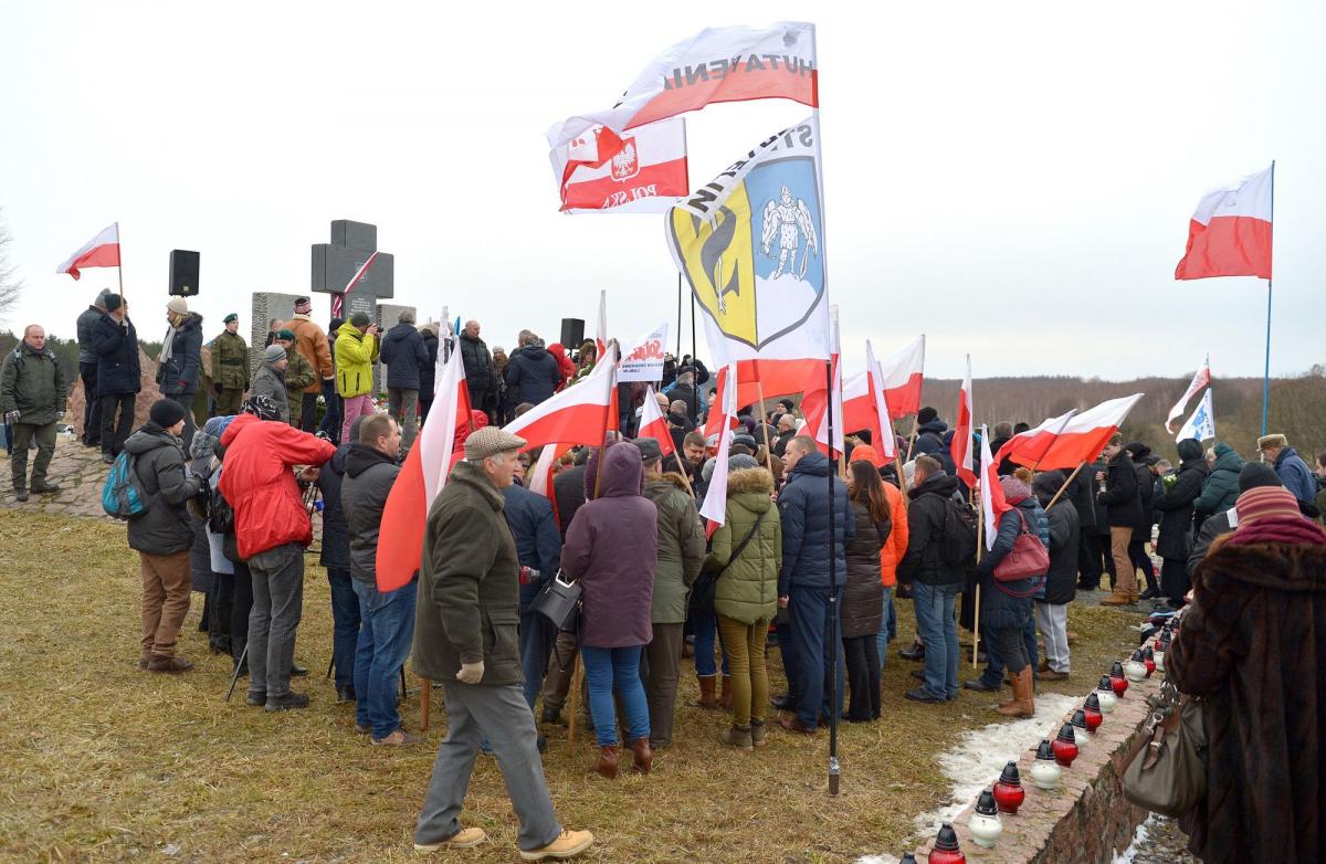 Ukraińcy postawili nowy krzyż w miejsce wysadzonego