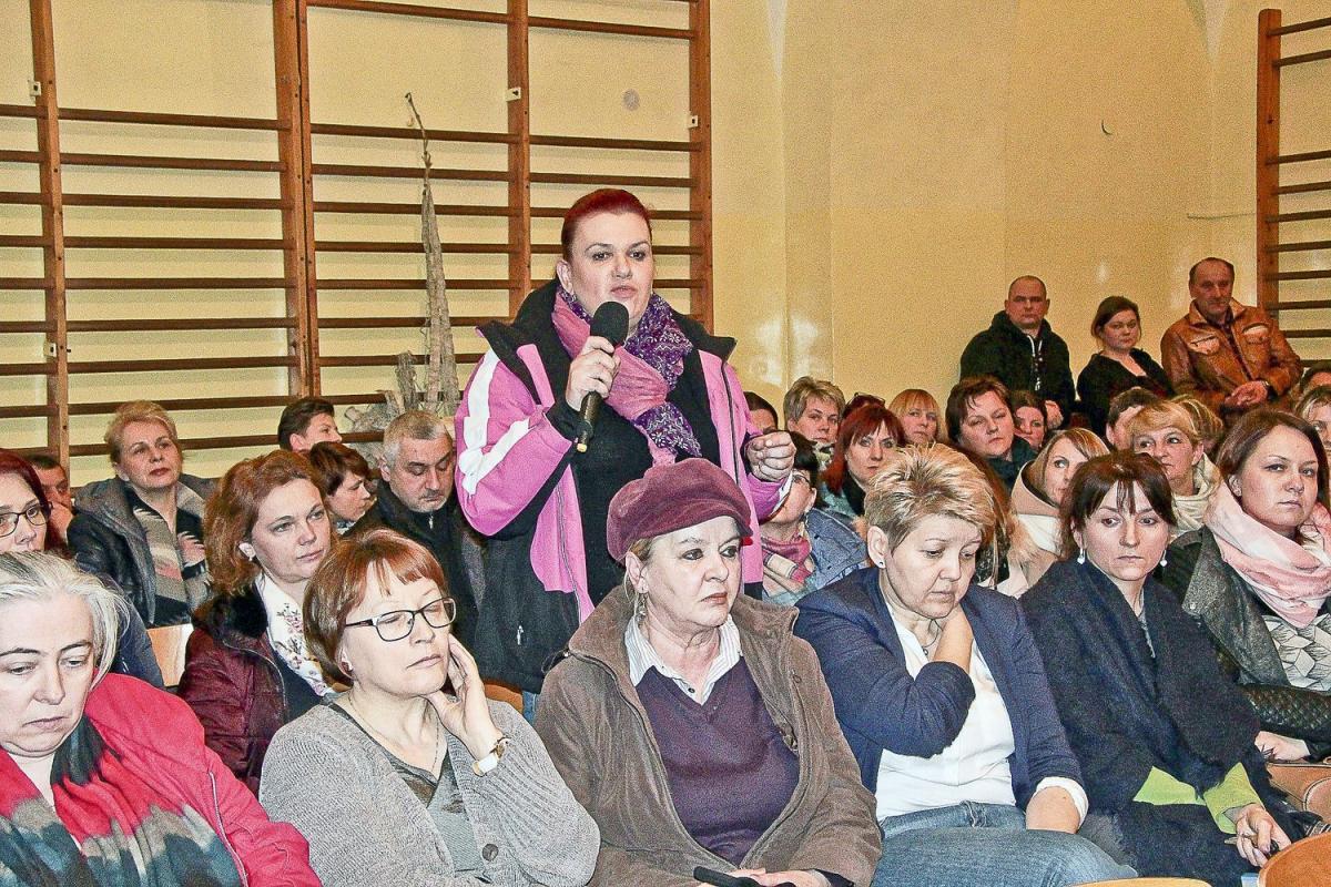 Nauczyciele i rodzice oburzeni: Burmistrz nas okłamał 