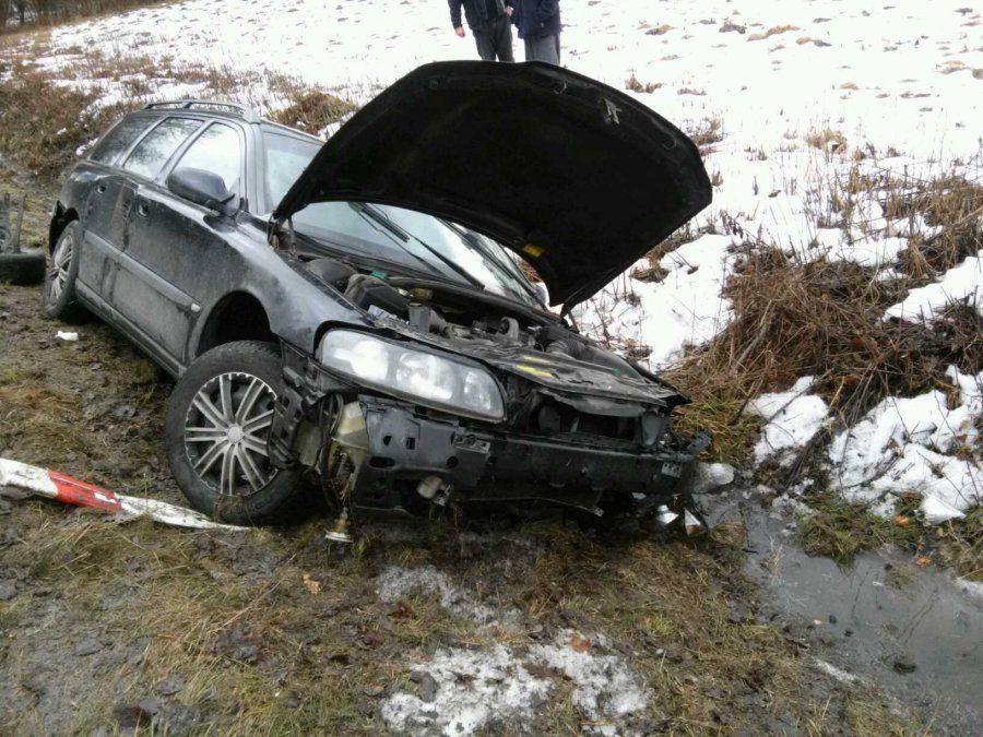 Jechał za szybko i wpadł do rowu. Miał 3 promile