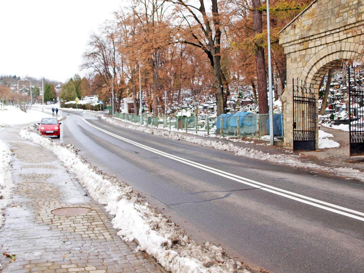 Autobusy MZK zatrzymają się koło zasańskiego cmentarza