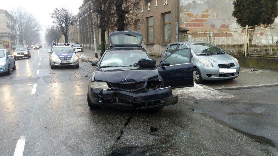 33-letni przemyślanin audi uderzył w drzewo