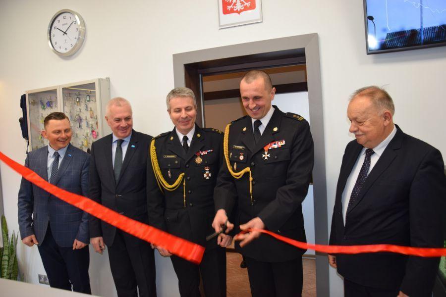 Nowe w straży pożarnej: samochód, „serce” i... komendant