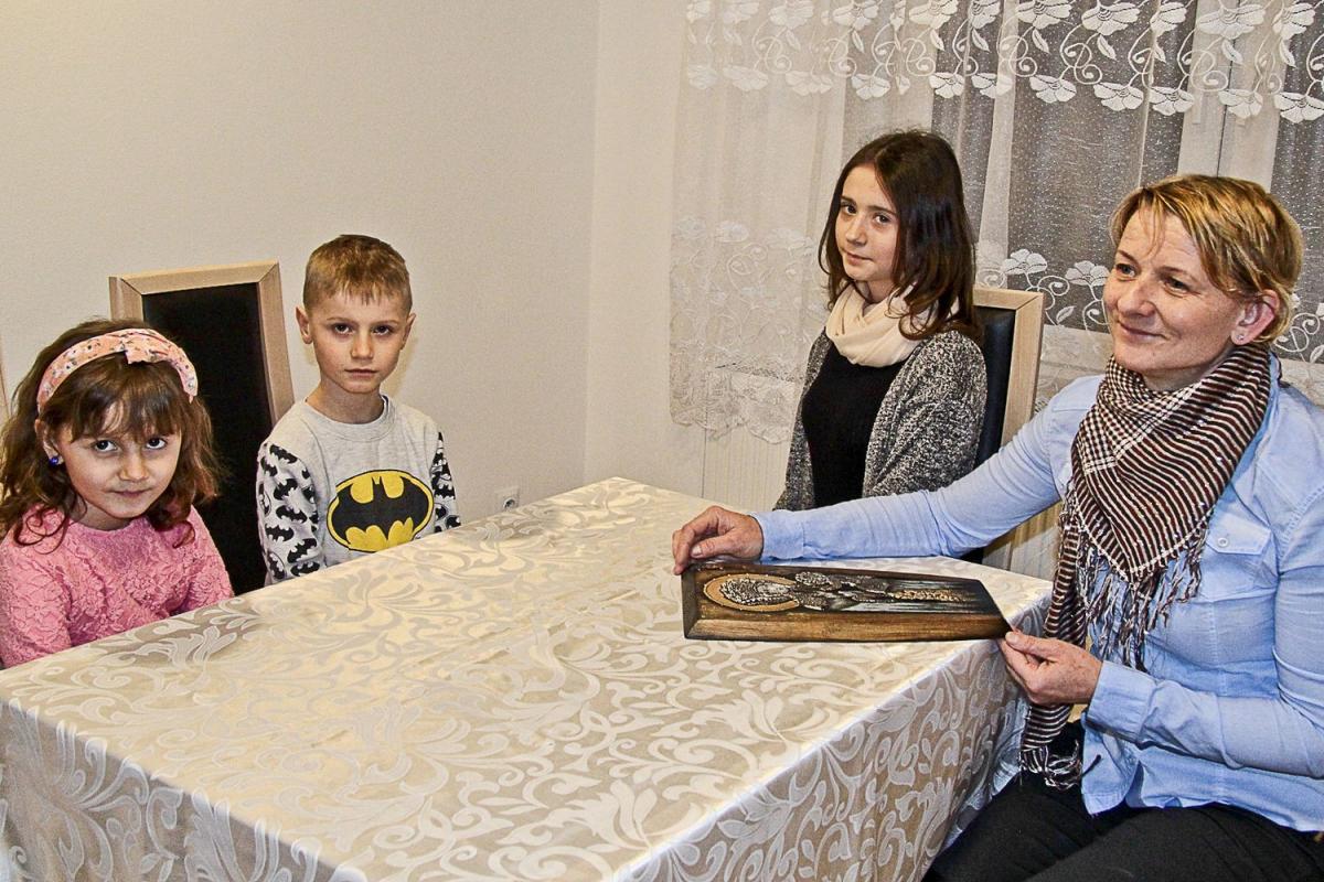 Dobrzy ludzie pomogli. Pani Halina z córką mają nowy dom