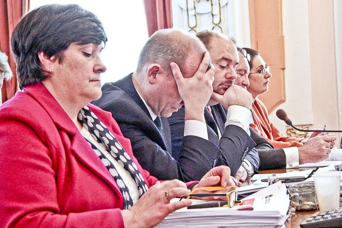 Radni PiS „rozszarpali” budżet przygotowany przez burmistrza 