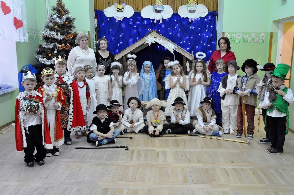 Seria jasełek w przedszkolaków z „trójki”