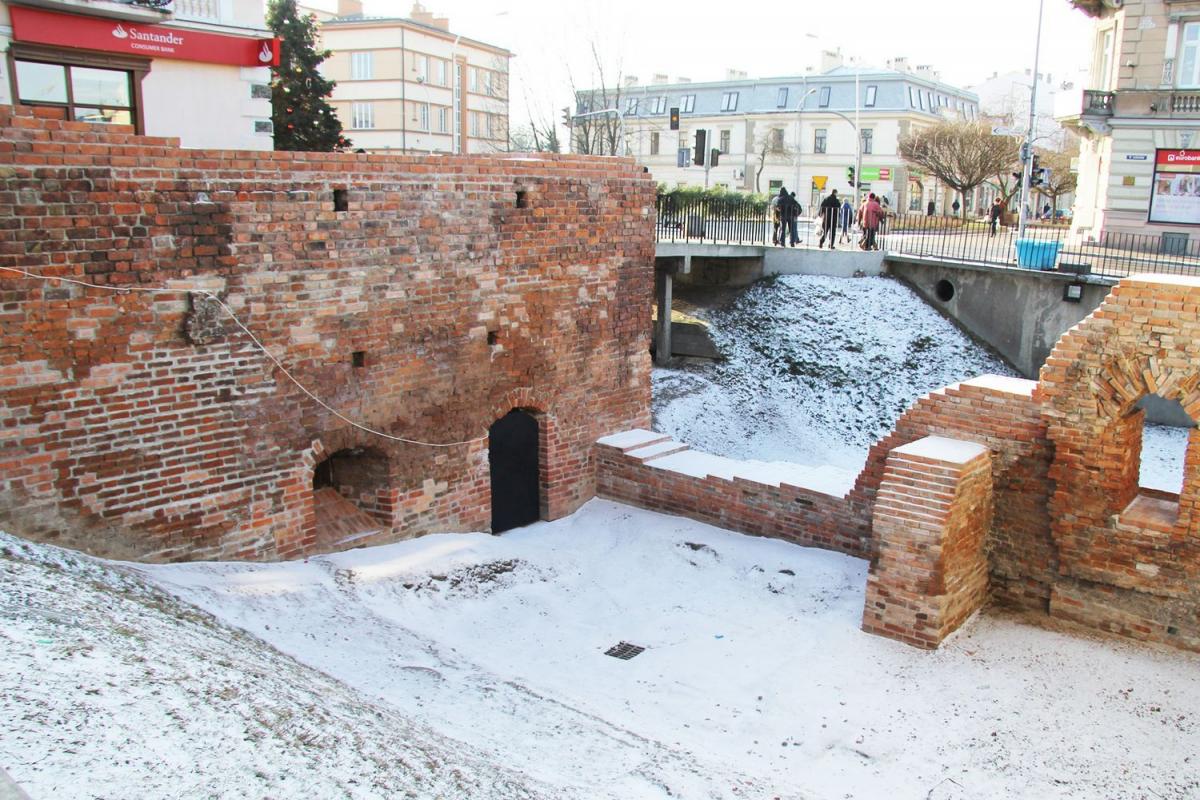 Brama Krakowska połatana