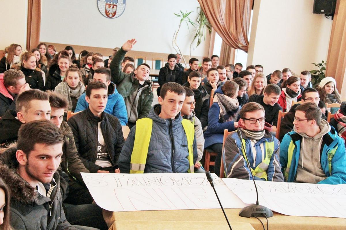 Pospolite ruszenie uczniów. „Nie” dla likwidacji technikum geodezyjnego