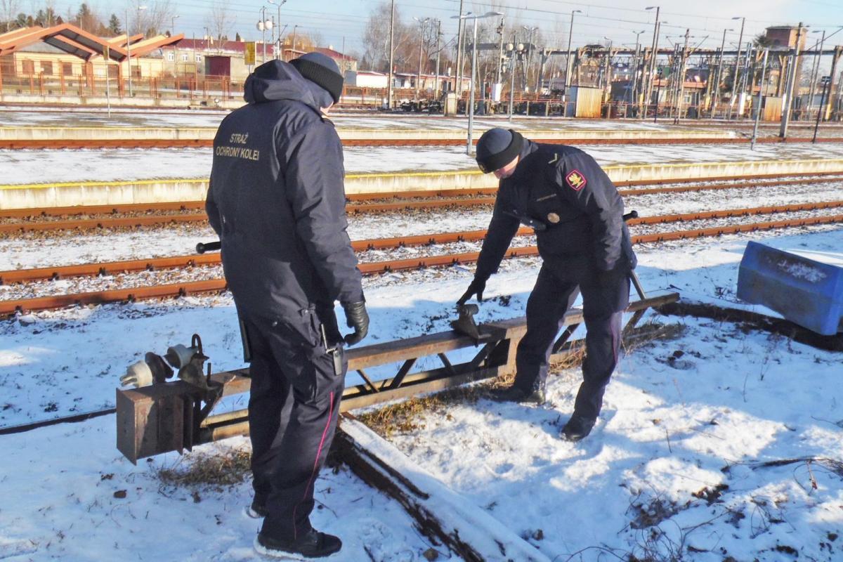 Chciał ukraść 700 kg złomu kolejowego