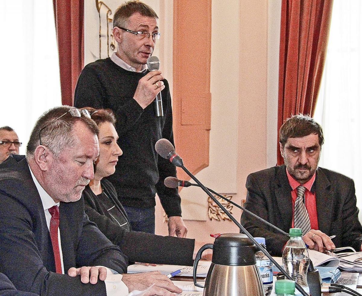 Czy wiceburmistrz wprowadził radych w błąd?