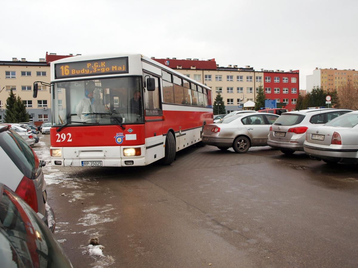 Niecodzienny zator przed przemyskim szpitalem