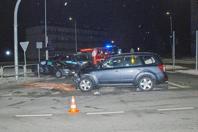 Zlekceważył czerwone światło. 5 rannych