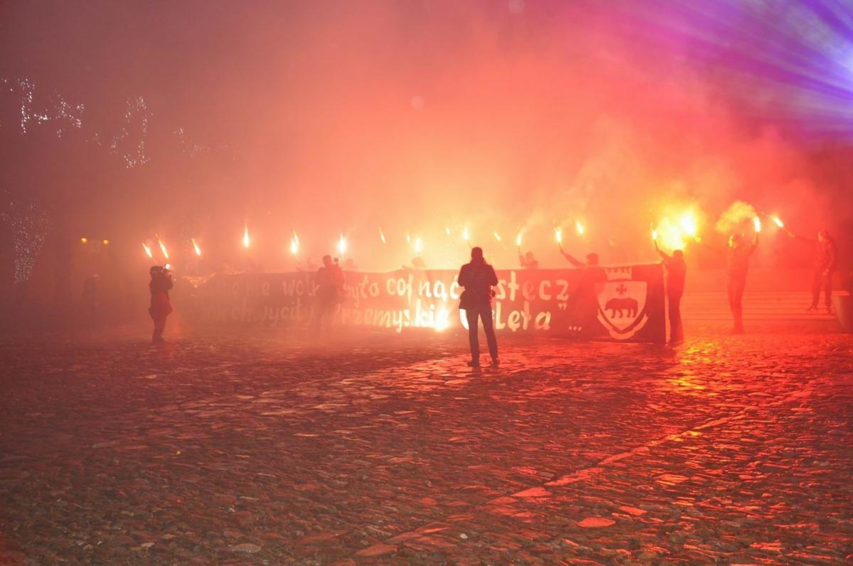 Do 5 lat więzienia grozi temu, kto krzyczał „śmierć Ukraińcom”. Policja prowadzi postępowanie