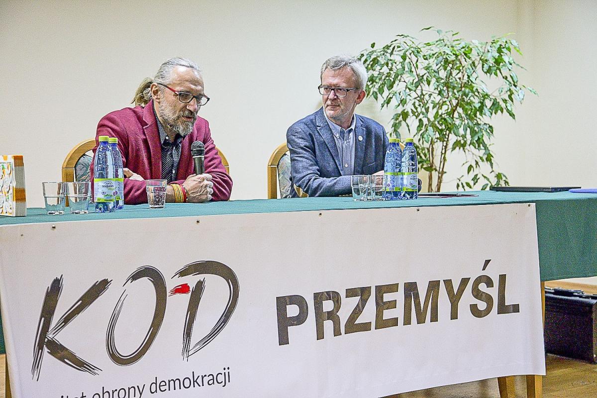 Lider KOD-u Mateusz Kijowski w Przemyślu