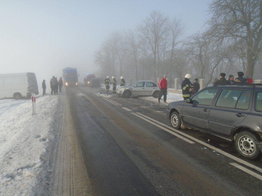 W pół godziny trzy kolizje w jednym miejscu [ZDJĘCIA]