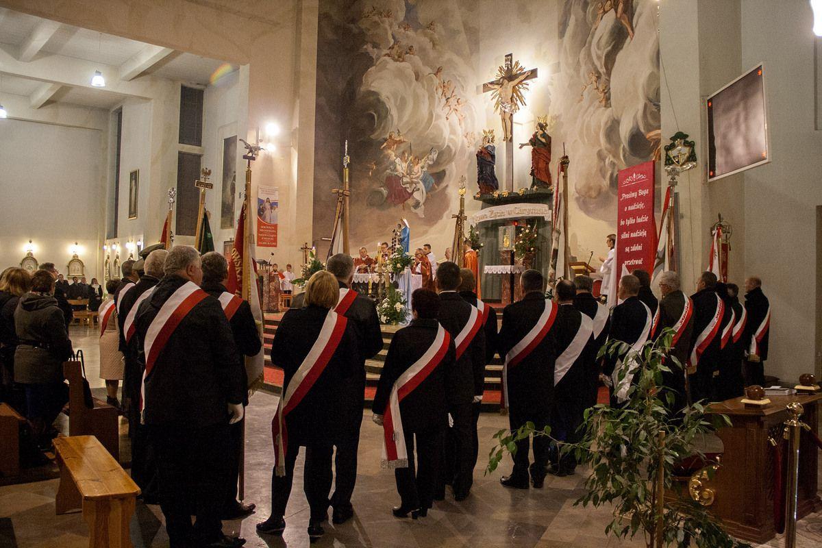 Wierni mogą się już modlić przy relikwiach bł. ks. Jerzego Popiełuszki [ZDJĘCIA]