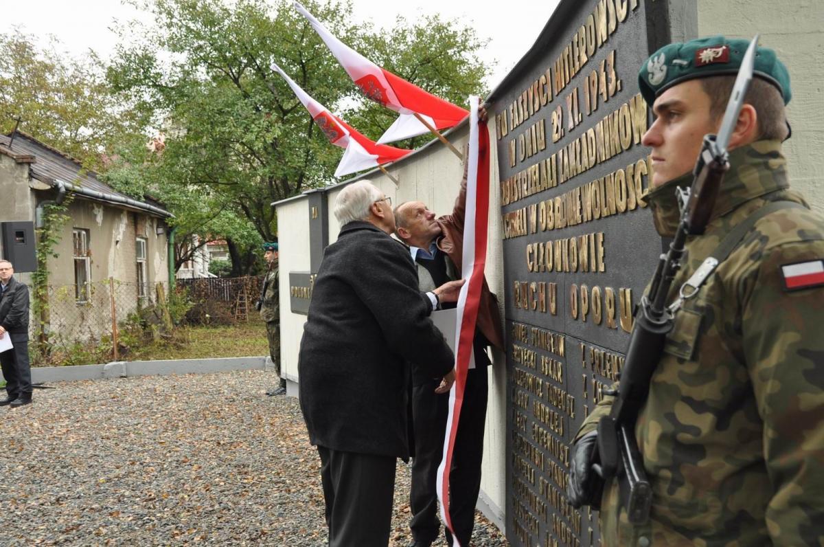 Przemyślanin odnowił kolejne miejsce pamięci 