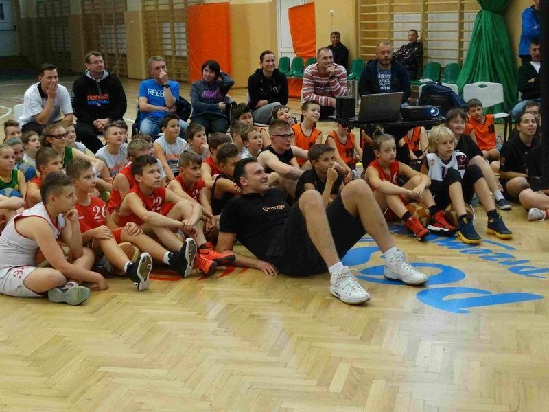 Młodzi przemyscy koszykarze trenowali z Tomaszem Jankowskim