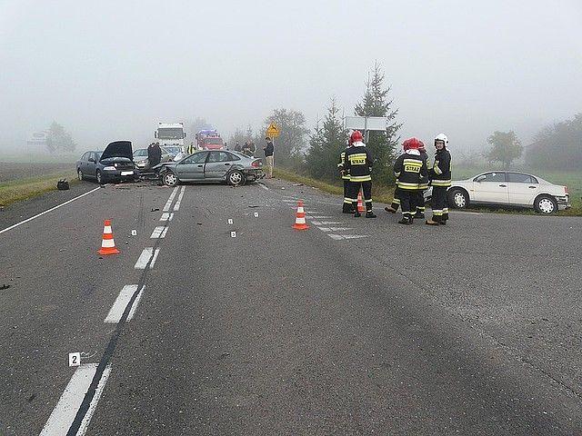 Zderzenie 5 pojazdów. Widoczność utrudniała gęsta mgła