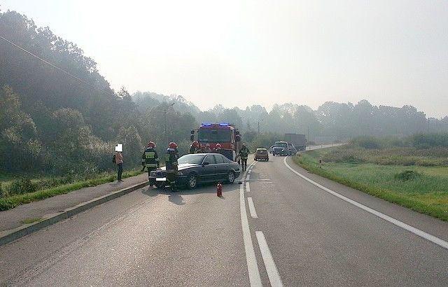 Zjechał na przeciwny pas i uderzył w bmw