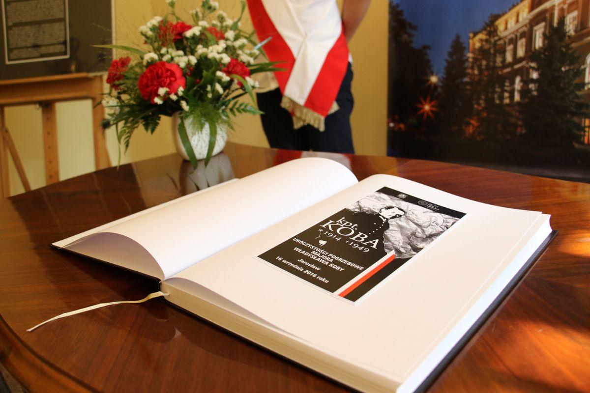 Uroczystości pogrzebowe kpt. Władysława Koby